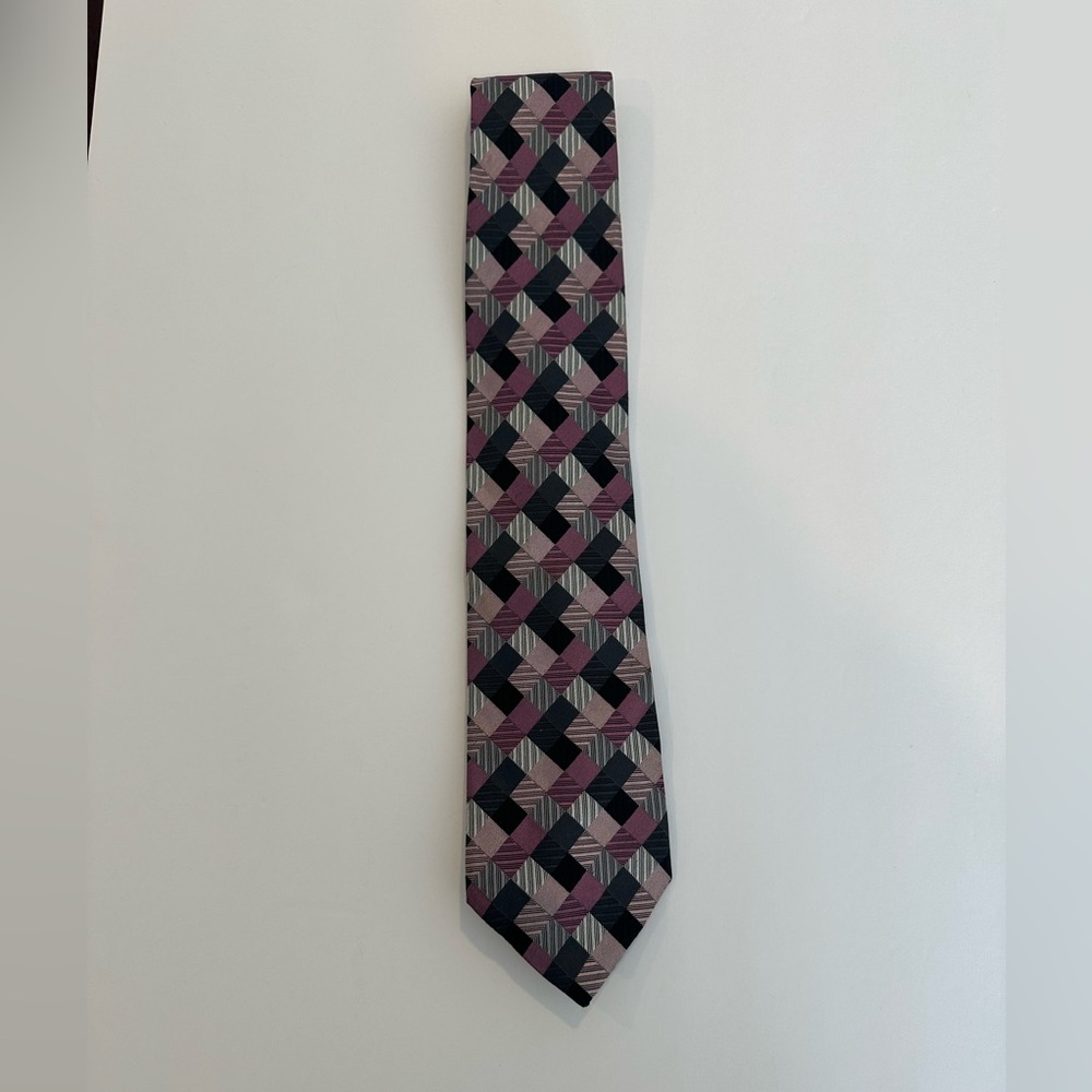 Vintage Geoffrey Beene 100% Silk Necktie